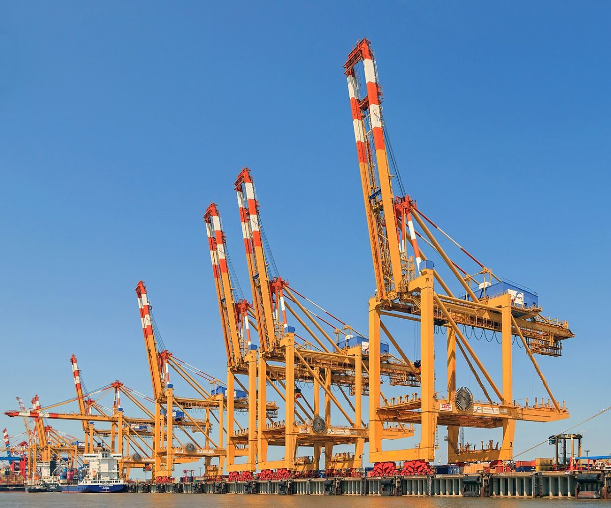 Shipping and Logistics for Bulk Textile Orders